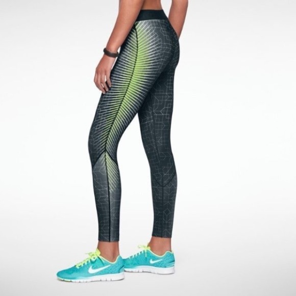 nike pro graphic leggings